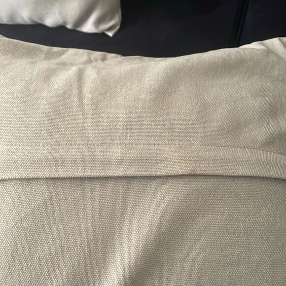 Pair of Olive green linen decorative square pillows with removable pillow cover - Picture 3 of 9